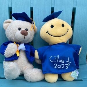 Graduation plush bear and smily face